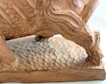 Amazon.co.jp: 254日展木彫作家 西田秀 木彫 牛彫刻「力闘 」木